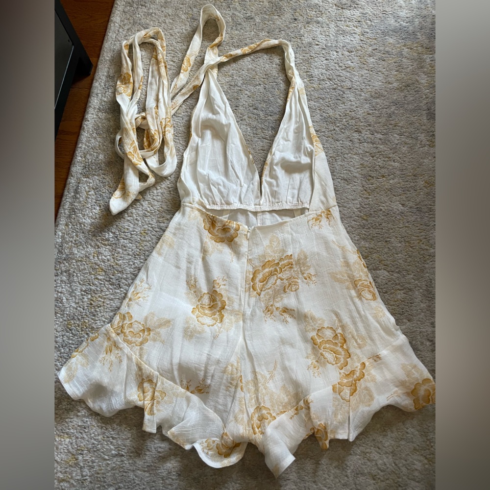 Hello Molly White and Gold Floral Jumpsuit - Picture 3 of 6